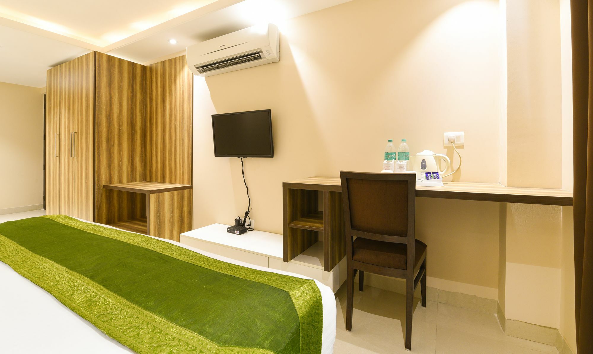 Treebo Iffco Chowk Gurgaon Exterior photo